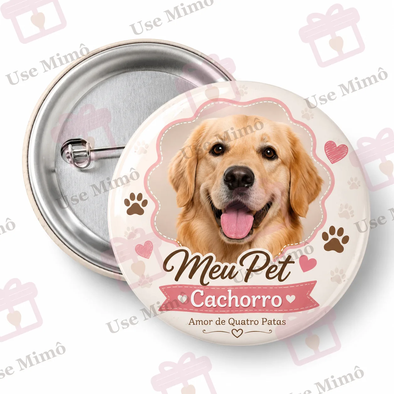 Botton personalizado redondo com foto de cachorro dourado, texto Meu Pet Cachorro e detalhes em rosa, bege e marrom sobre fundo branco.